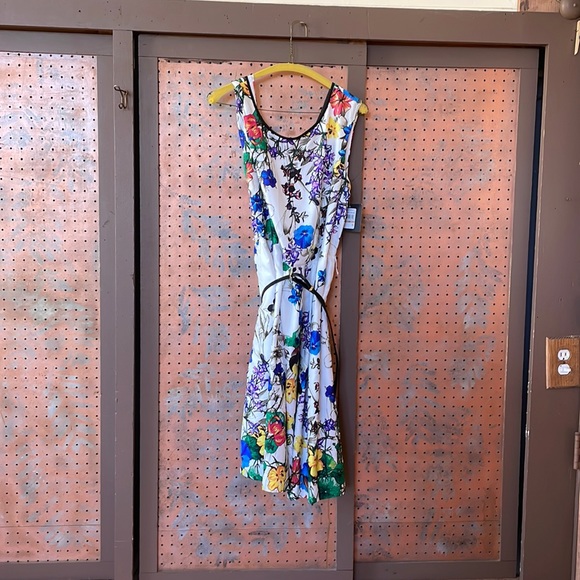 Fun bright dress! Buy now and be the first to have a new spring dress!! - Picture 3 of 13